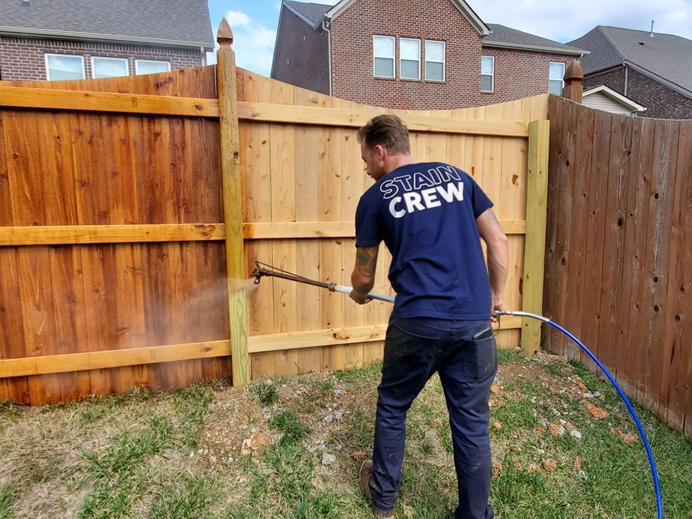 Wood Fence Maintenance and Staining Tennessee