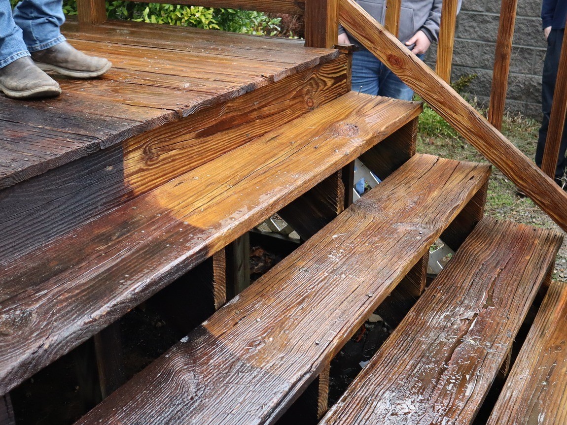 Photo of a deck cleaning service in Tennessee
